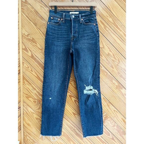 Levi's Wedgie Straight High Rise Jean Distressed Raw Hem - Picture 4 of 7